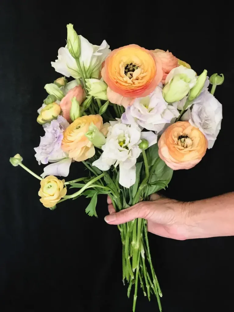 Jak wybrać idealny bukiet kwiatów dla przyjaciółki?